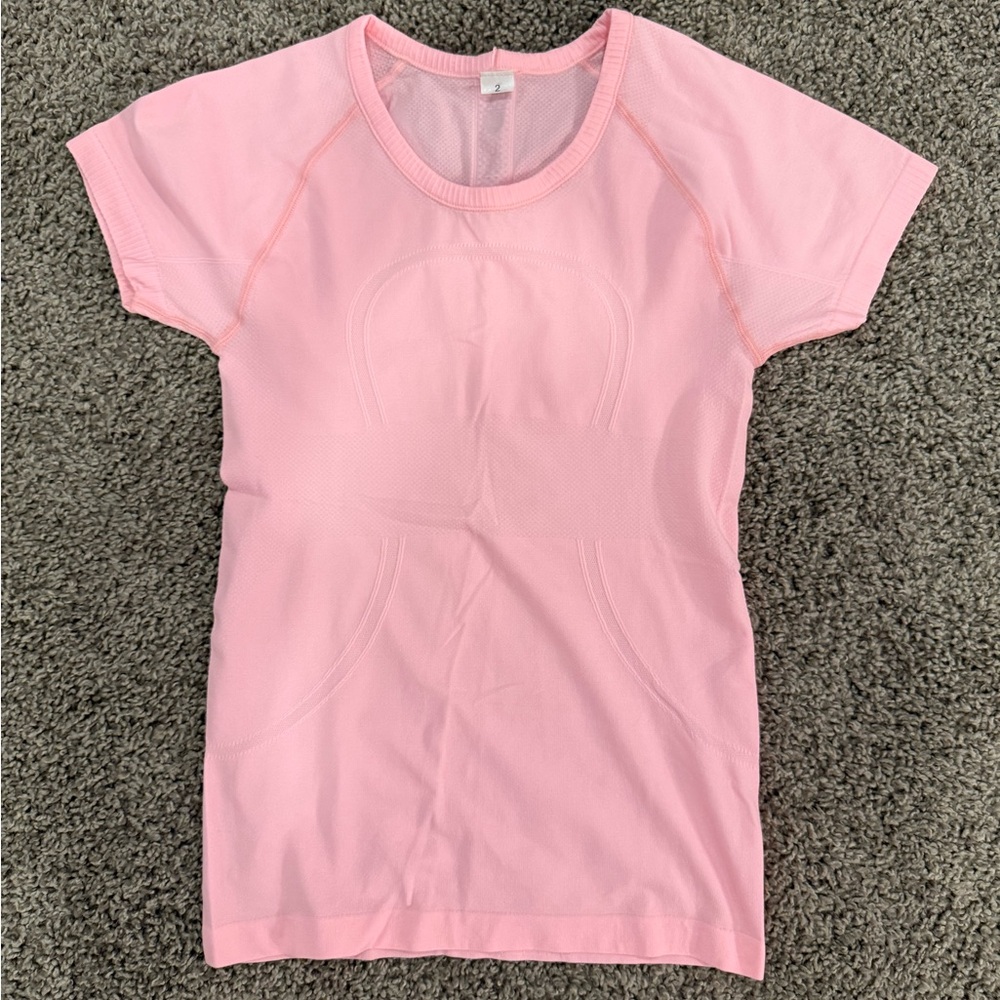 Lululemon swiftly tech short sleeve. Size 2.